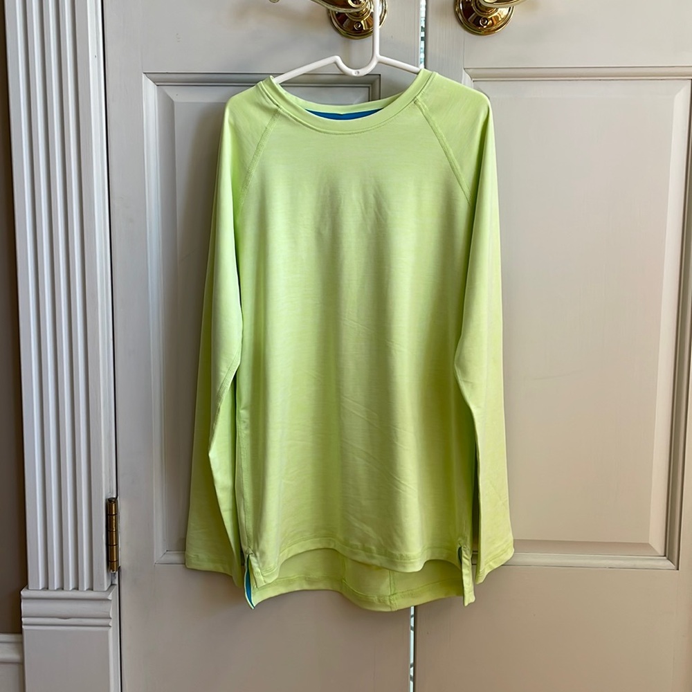 🌟All In Motion boys long sleeve top🌟